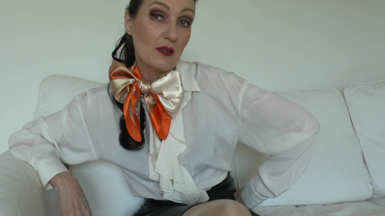 Lady Victoria Valente: Külot kokluyor ve boşalıyor! Lady Victoria Valente