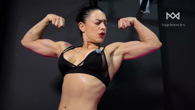 Angelmuscles: Watch My Muscles Grow Biceps Dominant &amp; Pull-up Training