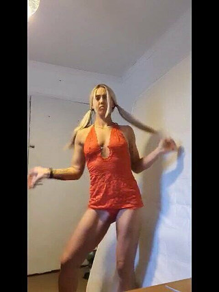 Mercedes Bendz: Hottie