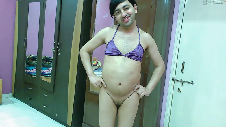 Cute & Nude Crossdresser: Сексуальный кроссдрессер-сисси фембой Sweet Lollipop в бикини из веревок.