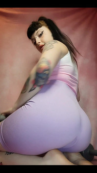 You Wanted to See the Booty in Gym Shorts so Here You Go