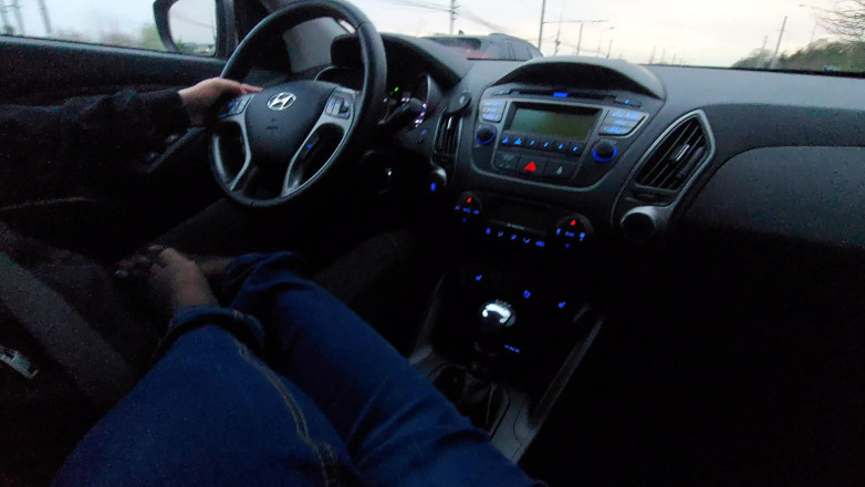 Step Mommy: Amateur MILF in Jeans and Nylon Socks Gives a Taxi...