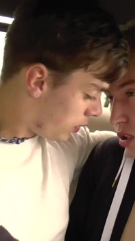 Fellation Et Baiser Dans La Voiture Avec Tommy Poulain Et Casper