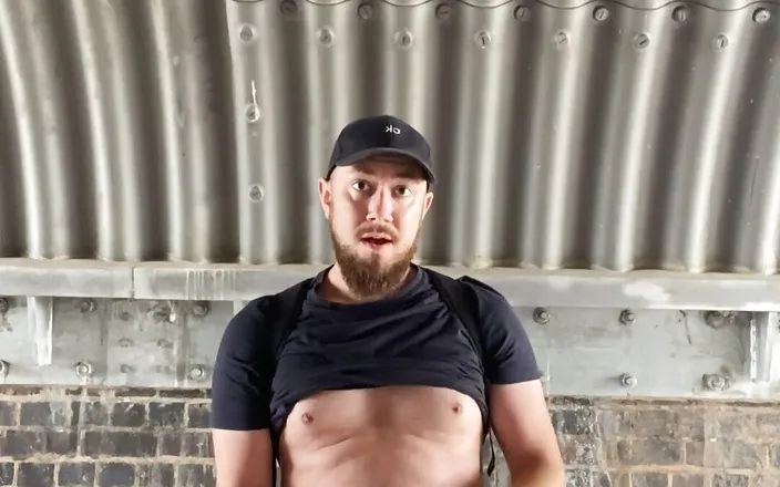 Robex Hib: Bearded guy exposed at the underpass part 3, cumshot