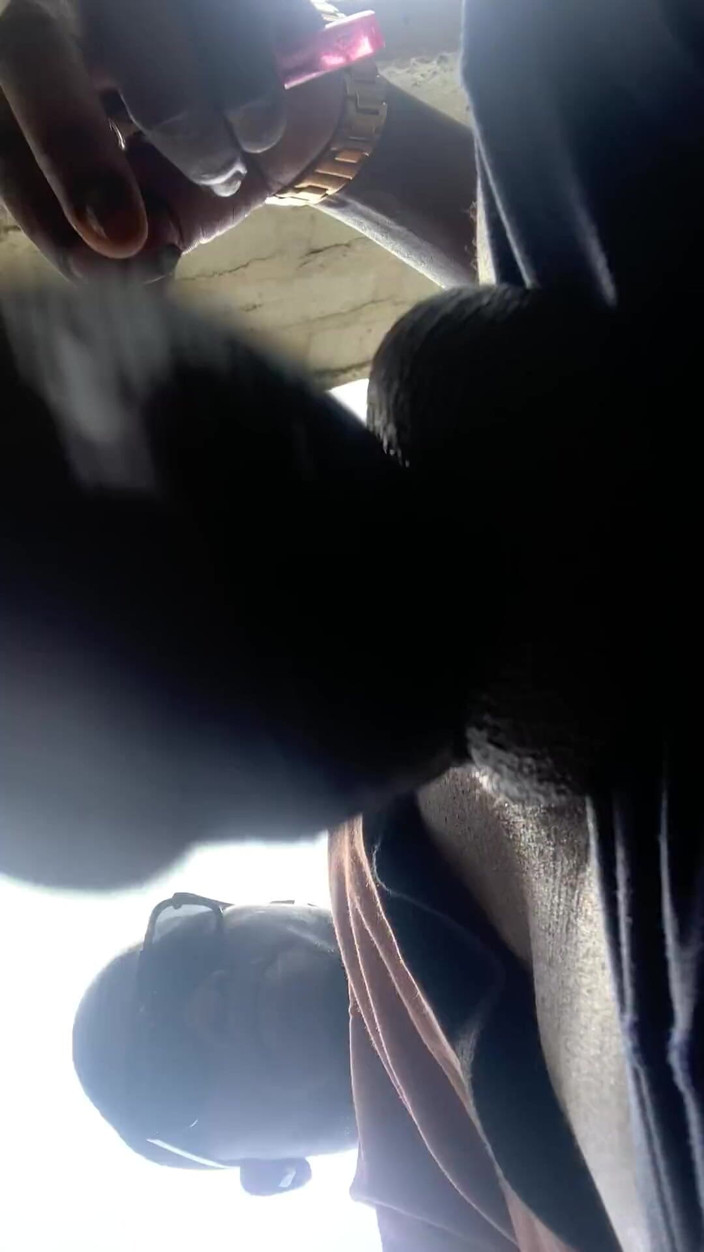 Dickass3x: Rápido em um edifício incompletível sob o sol