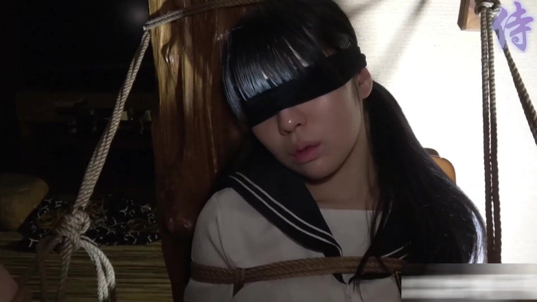 Asian teeny club: 淫荡亚洲荡妇 122