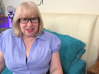 Dirty Doctors Clips - Solo Mature Playtime: Pulang kerja setelah ngentot habis-habisan di kantor
