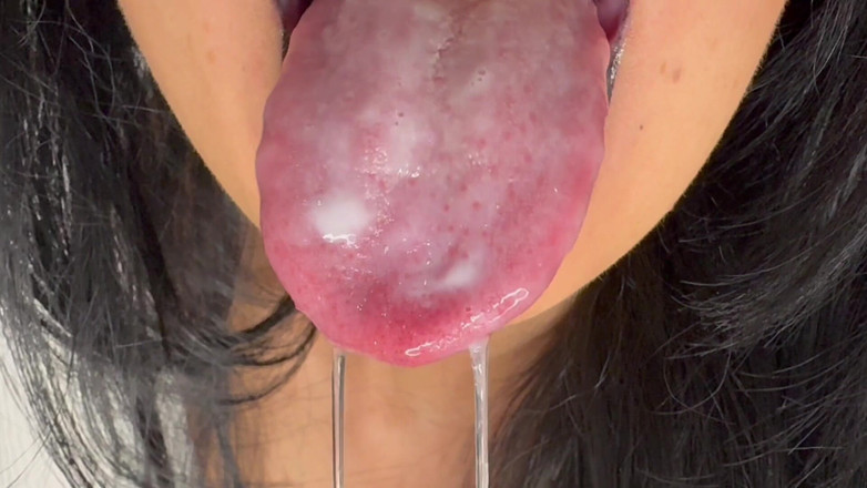 Asmr_mouth: Döllerin dilimde böyle görünebilir