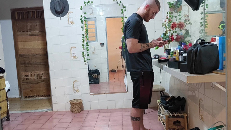 carmonaoficial: Shaving and Shaving His Chest