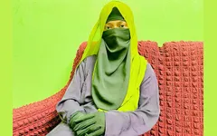 Üvey kız ne yapıyorsun, ben senin üvey kızın gibiyim