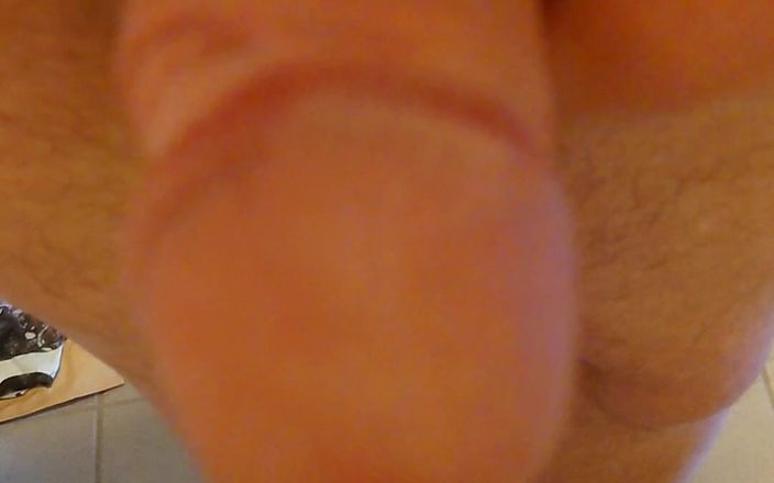 Carmen_Nylonjunge: Zábava s malým penisem v kuchyni