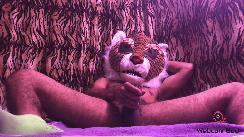 Arthur Eden aka Webcam God: Pene de tigre (ep.2) (4 k)