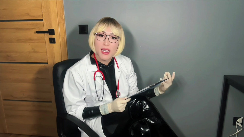 Viper Fierce: Clinical kinks: masturbatie en anaal in het latex dokterslab