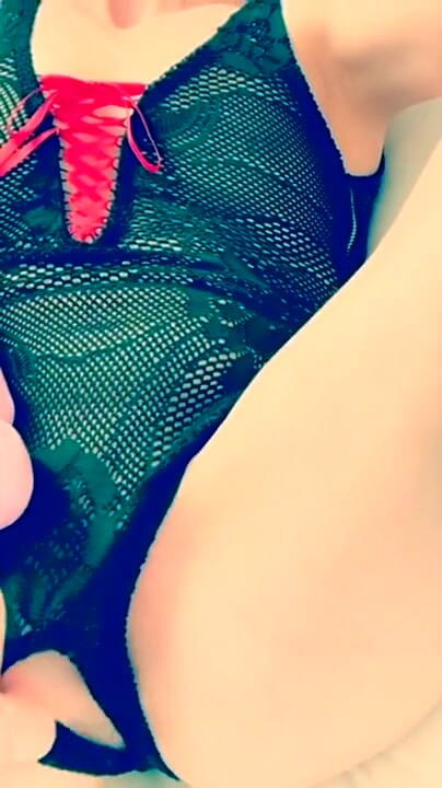 Chelly181818: Crotchless lingerie play. Unzipped