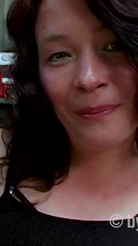 Tombul orta yaşlı seksi kadının seksi solosu