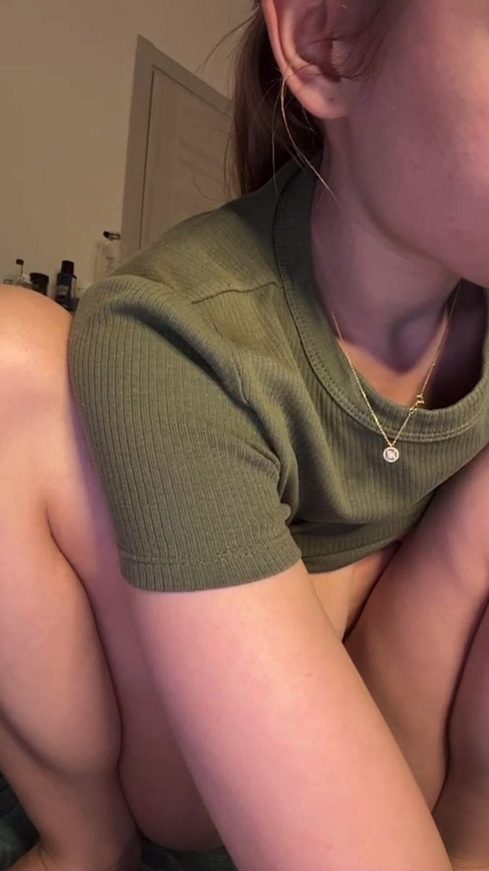 JuiceLussie: Hisap Lollipop dan Melancap DenganNya