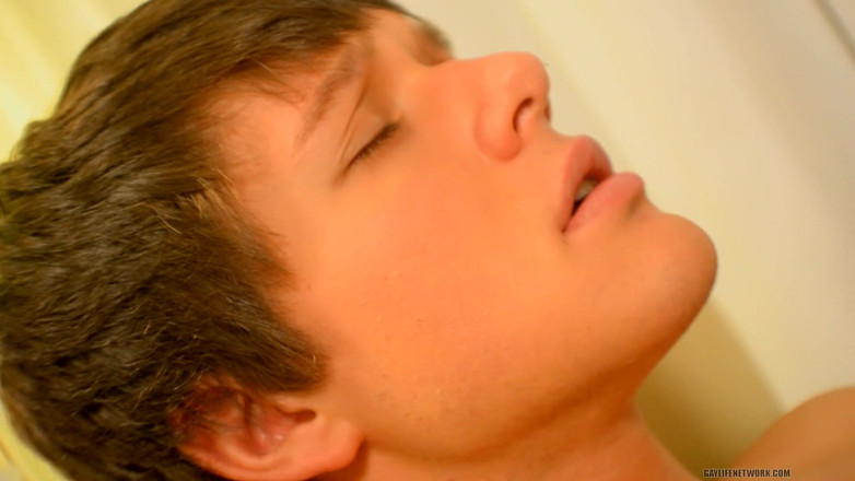 Lollipop Twinks: Dylan Tanner'ın twink yarağına biniyor