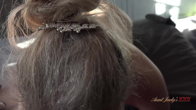 Aunt Judy's XXX: AuntJudysXXX - malam temu janji dengan isteri awak Mrs. Maggie (pov)