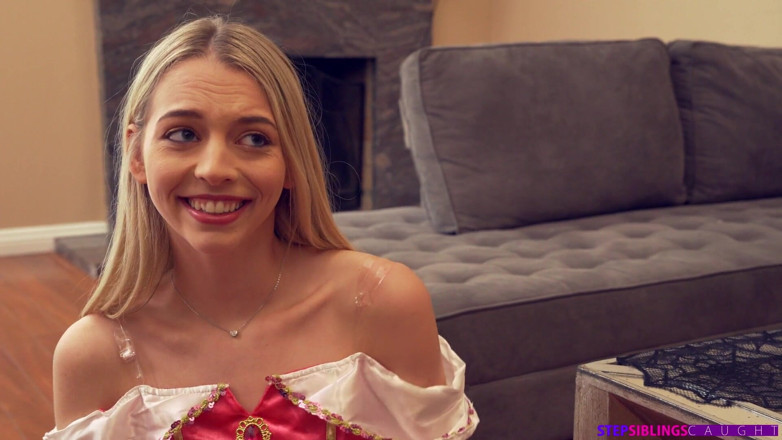 StepSiblings Caught: Stiefbrüder trick and treat - S15: e1