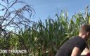 La France a Poil: काले बाल वाली की दो कामुक चूचियों द्वारा चुदाई