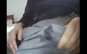 TopaFire Media: 透过我的运动服射精。Precum Load