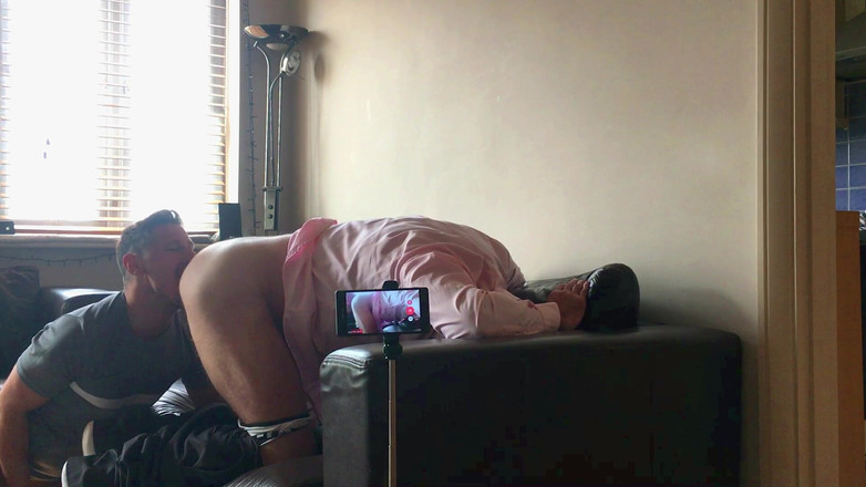 gaynaughtywelsh: 퇴근 후 발정난 새아빠를 기다리며 사정하는 후장 구멍을 시음하다 1부