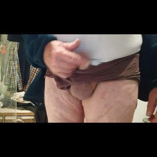Karlchengeil: My Cock Close up-piss and Play