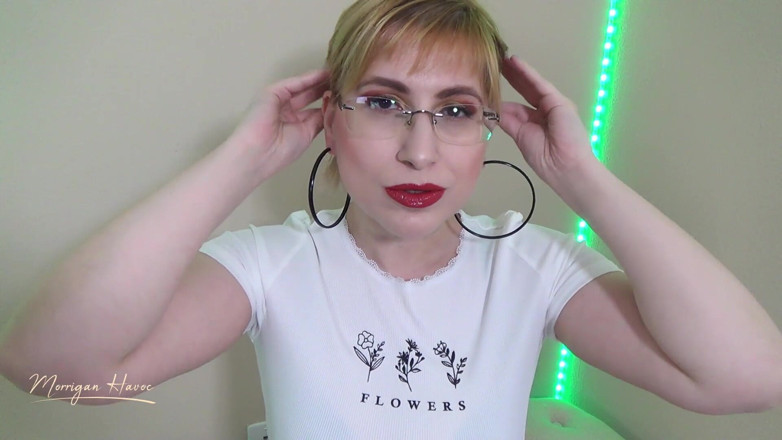 Morrigan Havoc: Showing Off My Black Hoop Earrings