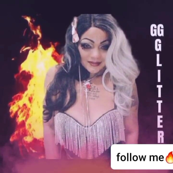 Glitters smoke haus: सुंदर बुरे सपने