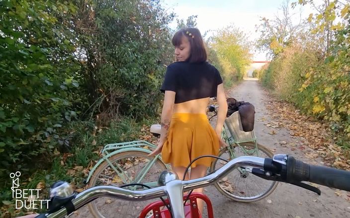 Bett Duett: Tour de sexo en bicicleta con mi novia - sin cortar !!