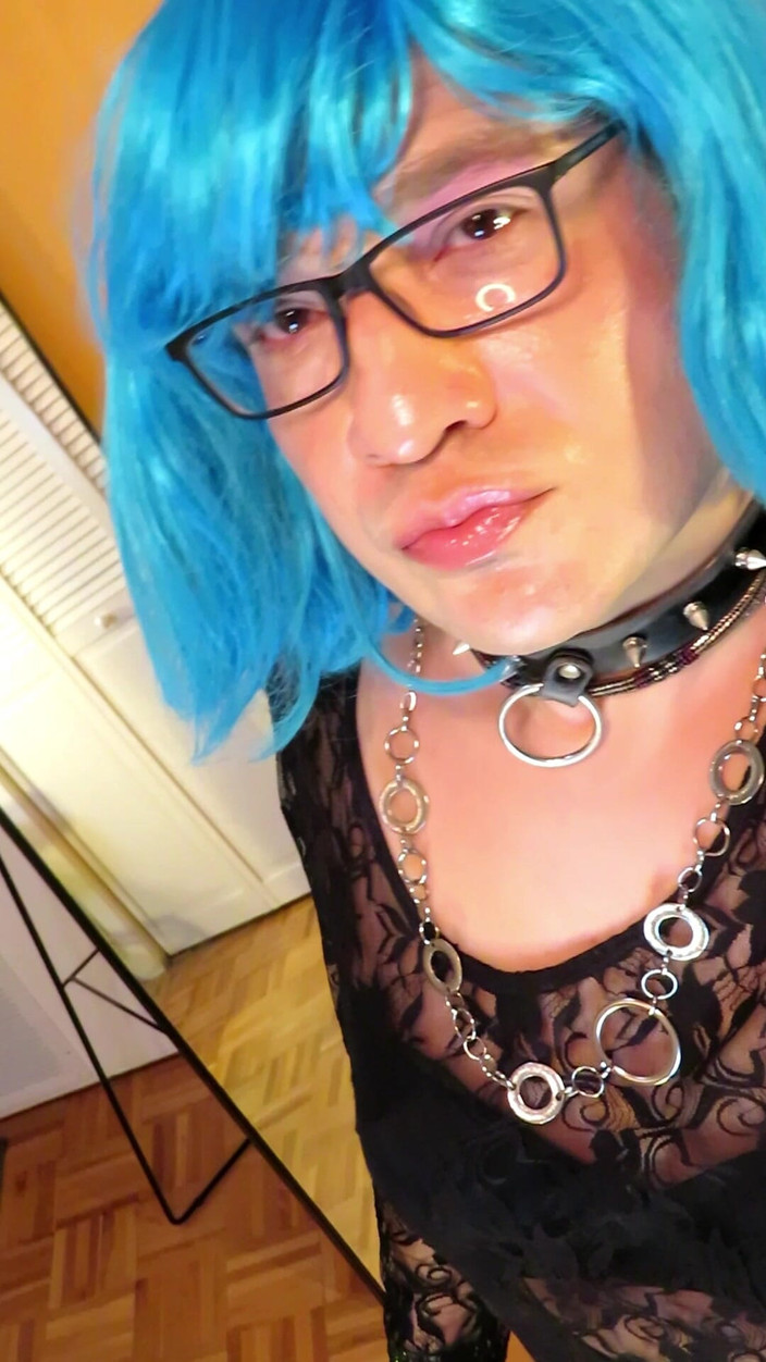kandiKane: Brasilianische trans-bombe kandi kane lutscht 15" massiven großen schwarzen schwanz dildo