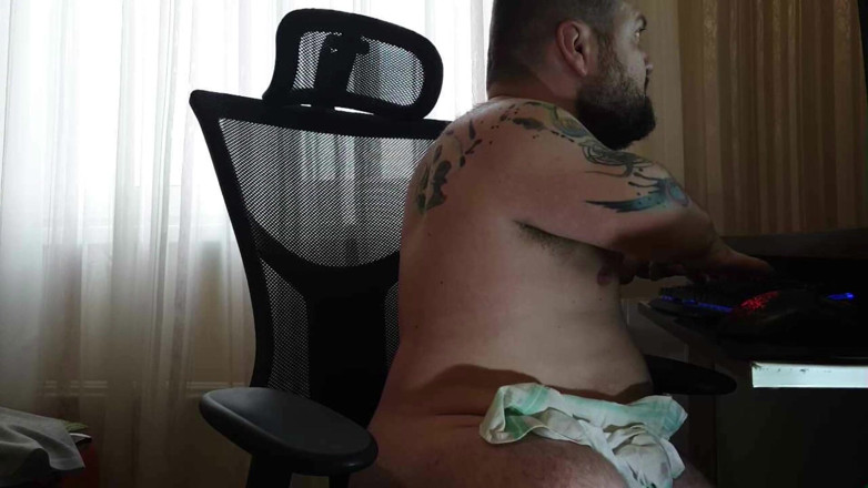MiniCorgi: Big dick midget jerk off