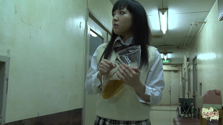 Magic Asian Pussy: Estos dos nunchakus estaban sobre él, los calzoncillos estaban en su...