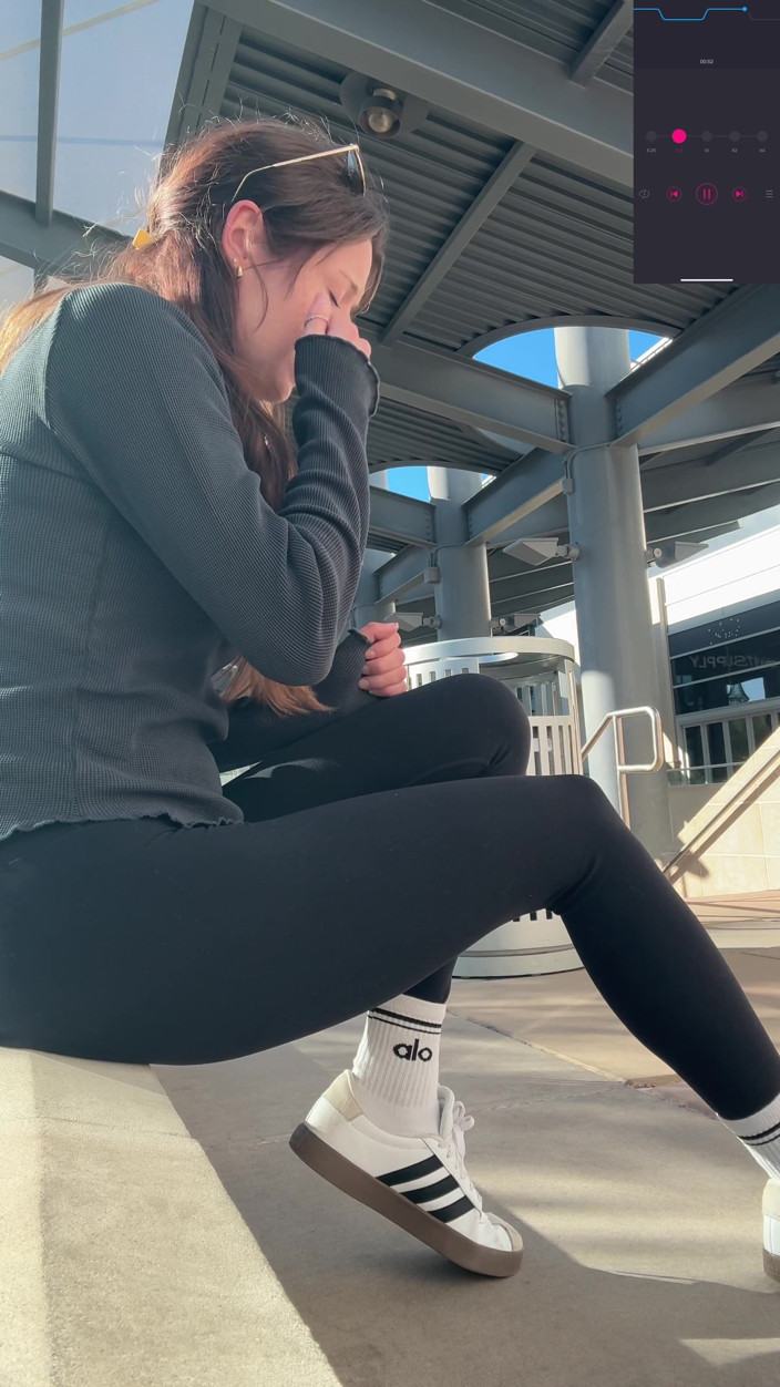 Nadia Foxx: Hledám skvělé místo pro stříkání venku!