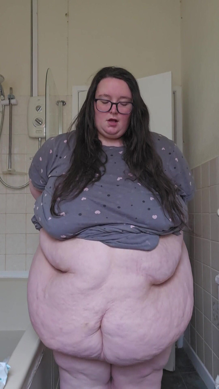 SSBBWLadyBrads: SSBBW rozbiórki w łazience eksploracji ciała tłuszczu