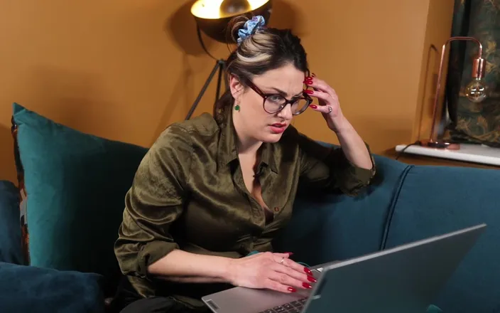Countess diamond: Wife Finds Your Browsing History - Kink Shaming Humiliation