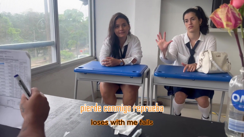 NamiQsein: प्रोफेसर छात्र को अगला कोर्स करने के लिए बहकाता है