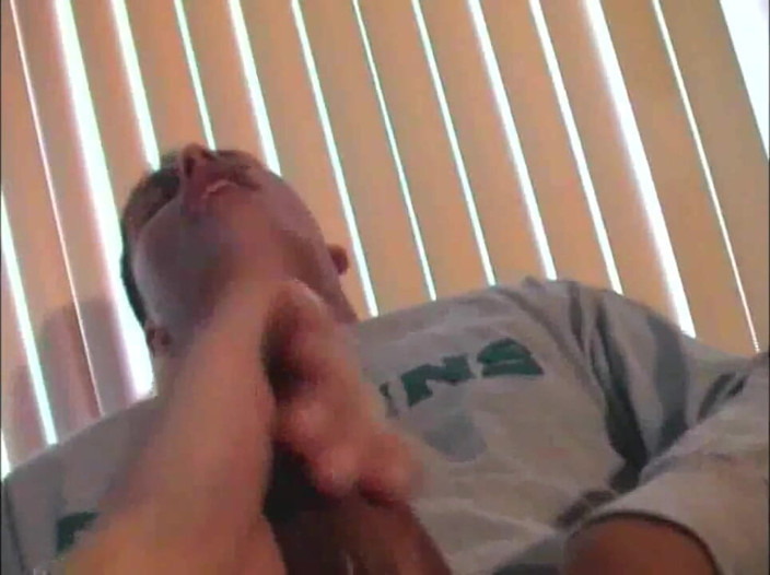Gaybareback: Heterosexual muéstrame su polla