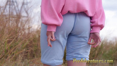 Pee Adventures: Chcaní na oblečení, když si šla zaběhat