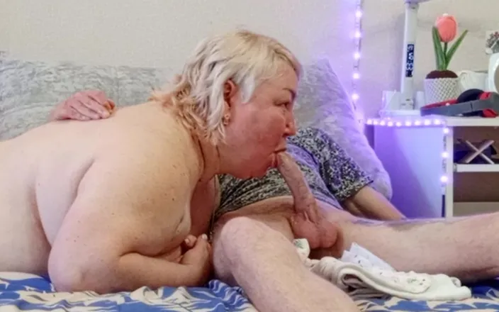 Zona901: My HandJob Continued with a Blowjob From a Neighbor