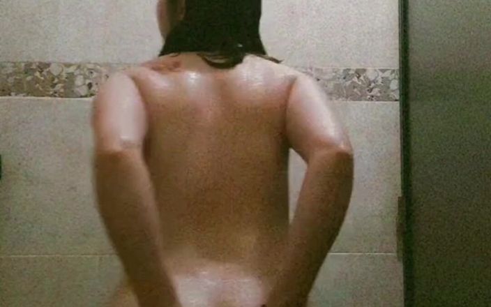 Eliza White: Vino și fute-mă la duș