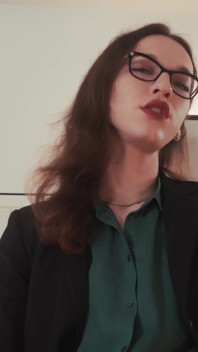 Chcesz pracę? Potem ssij mojego penisa! Dominujący Trans JOI