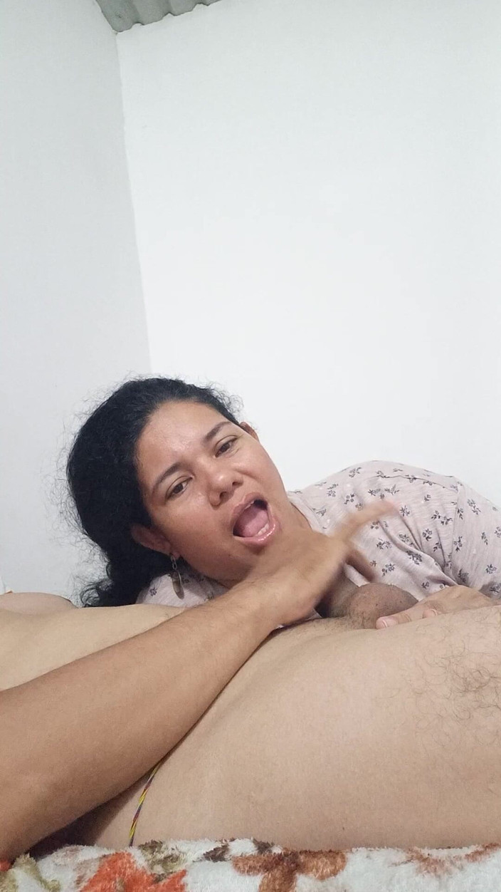 Valkyrie and Luigy Couple: Ragazza succhia una deliziosa gola profonda