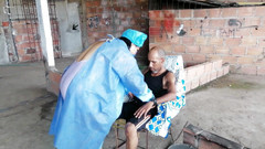 FLACO: Šukám svou děvku sestřičku doma.