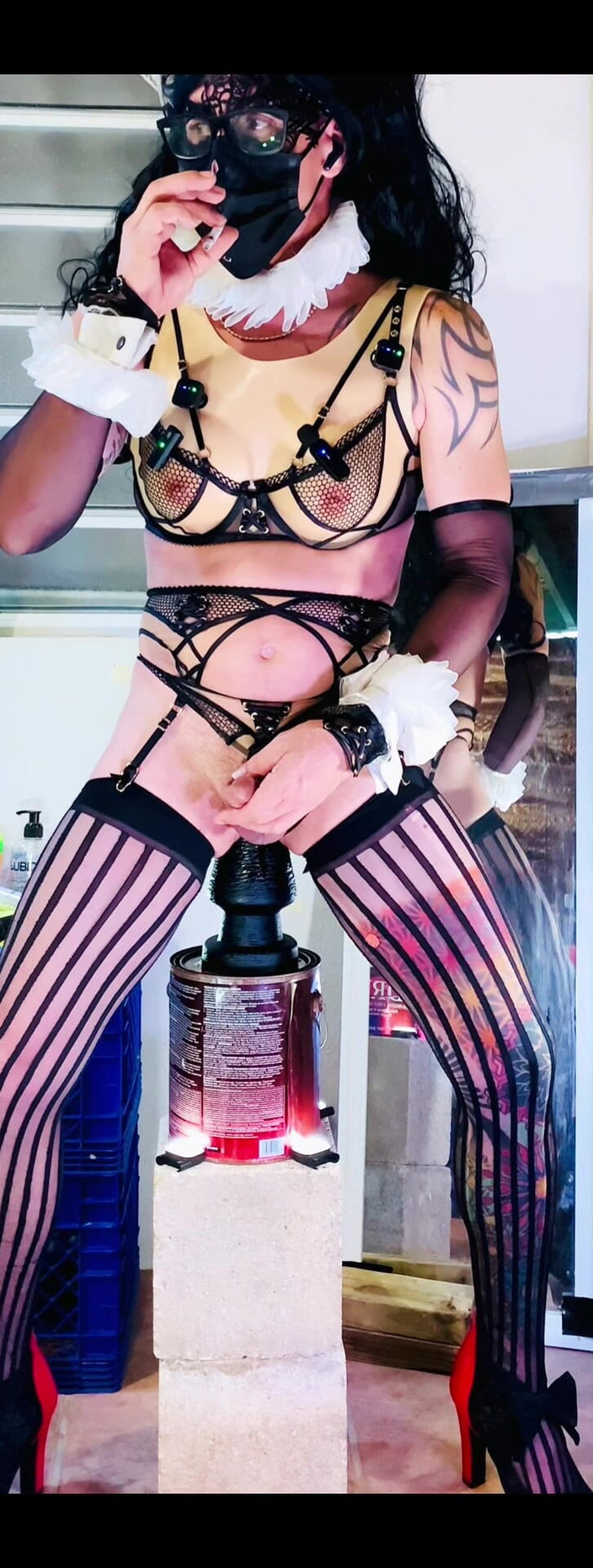 Benito414: Femboy 性感内衣骑乘大黑色假阳具