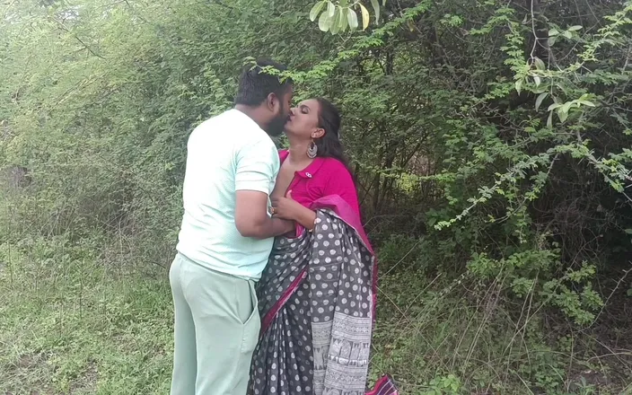 Kavita _zawazawi: Cum on Ass of Desi Girl Kavita and Doggy Style...