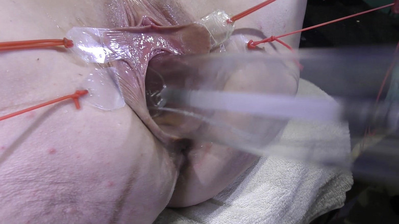 deep keely: Weit Gespreizte Muschi Nahaufnahme Fickt Mit Lampe 1000 Watt