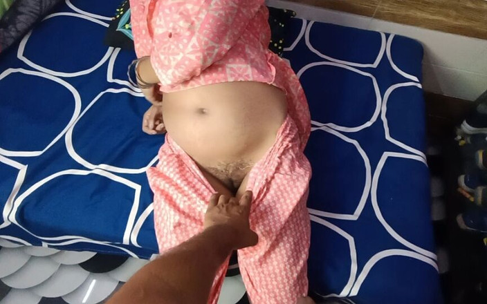 Pyaripooja22: Ich rief ein College-Mädchen in mein haus und fickte sie.