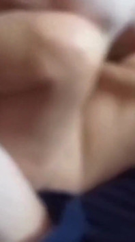 Cuckold-ehemann beobachtet ehefrau von jungem typ ohne gummi gefickt