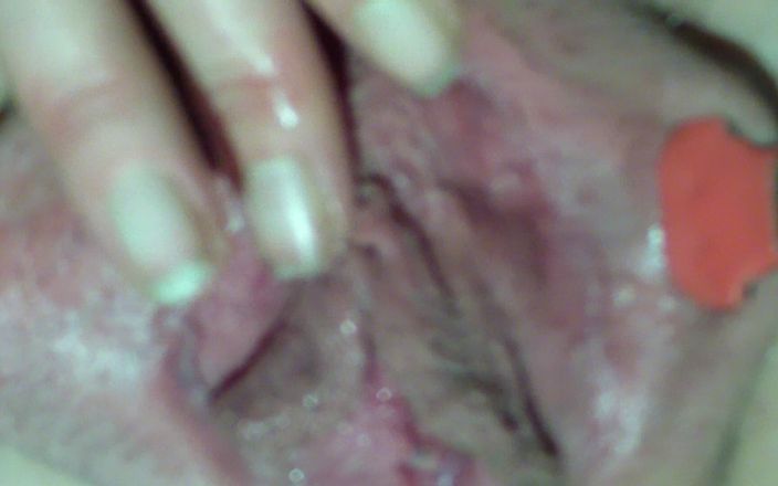 deep keely: Girl Plays with Her Spread Pussy and Pees